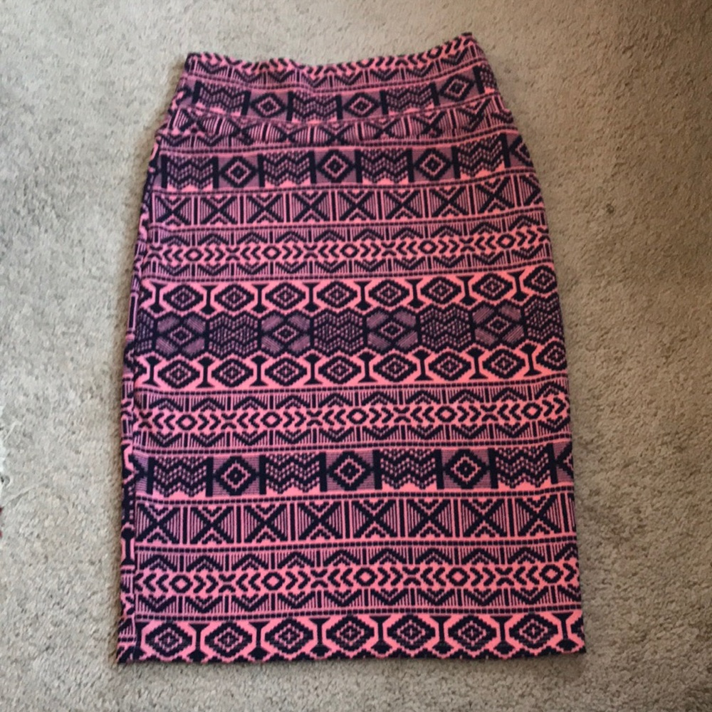 Never worn Pink Aztec LuLaRoe Cassie Skirt